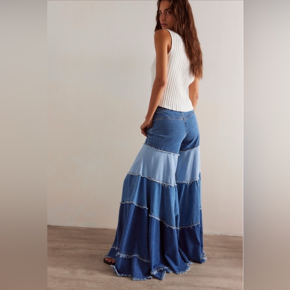 We the Free Dreamscape Tiered Wide-Leg Jeans in Indigo Illusion - size 32S NWT - Picture 5 of 9